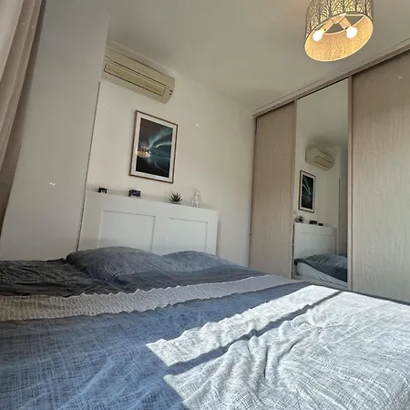 Spacious In With Balcony *