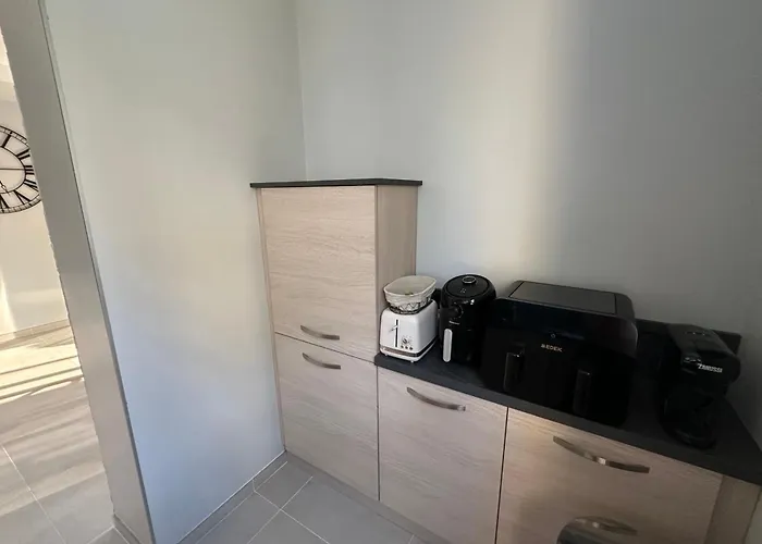Spacious In With Balcony Apartman Nizza