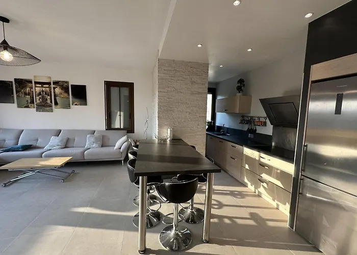 Apartment Spacious In With Balcony