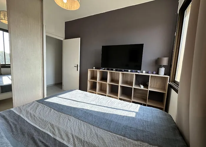 Apartment Spacious In With Balcony Nice